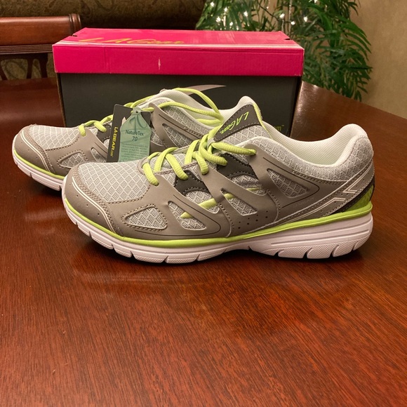 L.A Gear sneaker size 8 1/2 medium  NWT - Picture 6 of 8